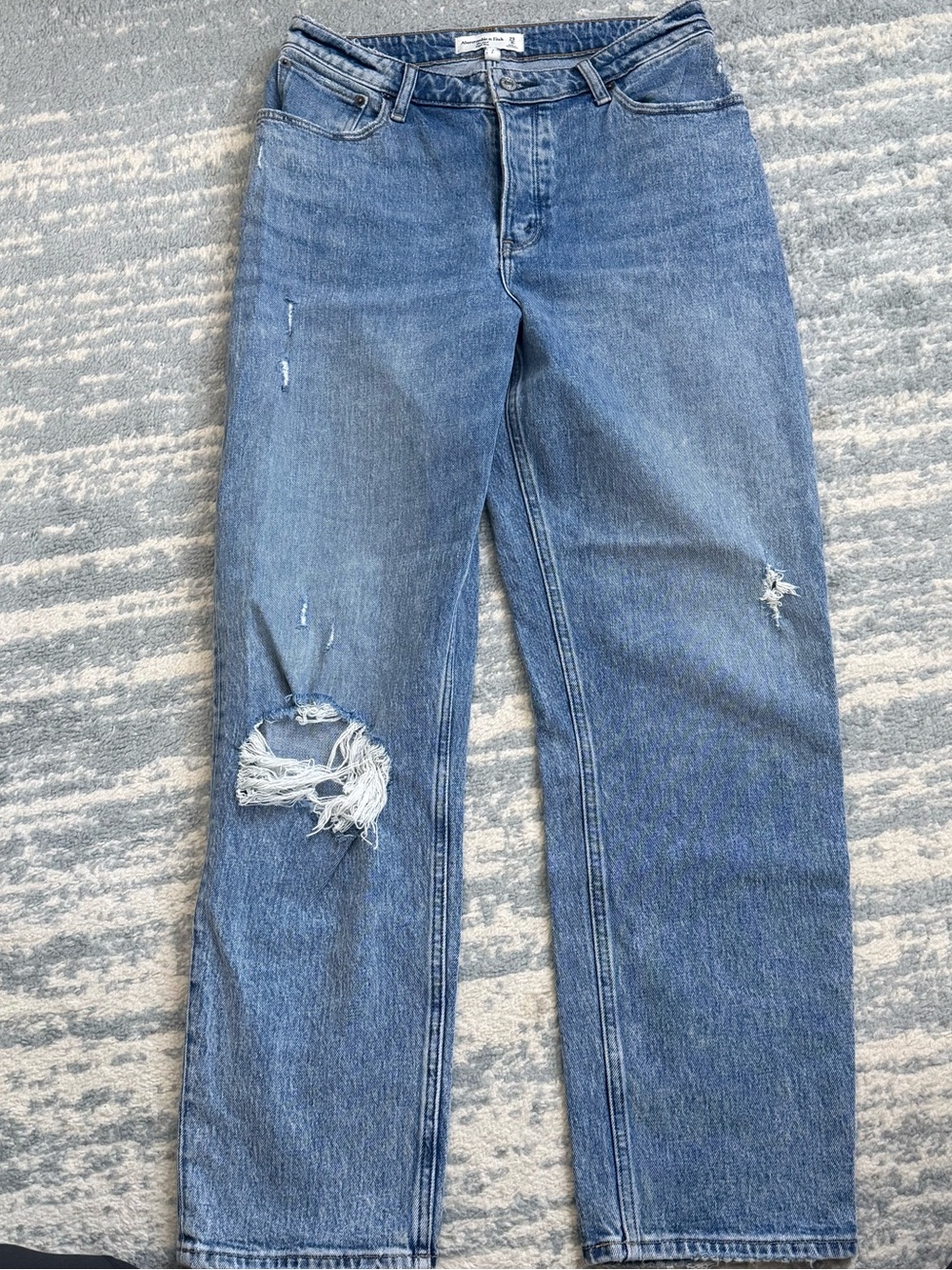 Abercrombie & Fitch The Dad High Rise Jeans with Distressed Knee